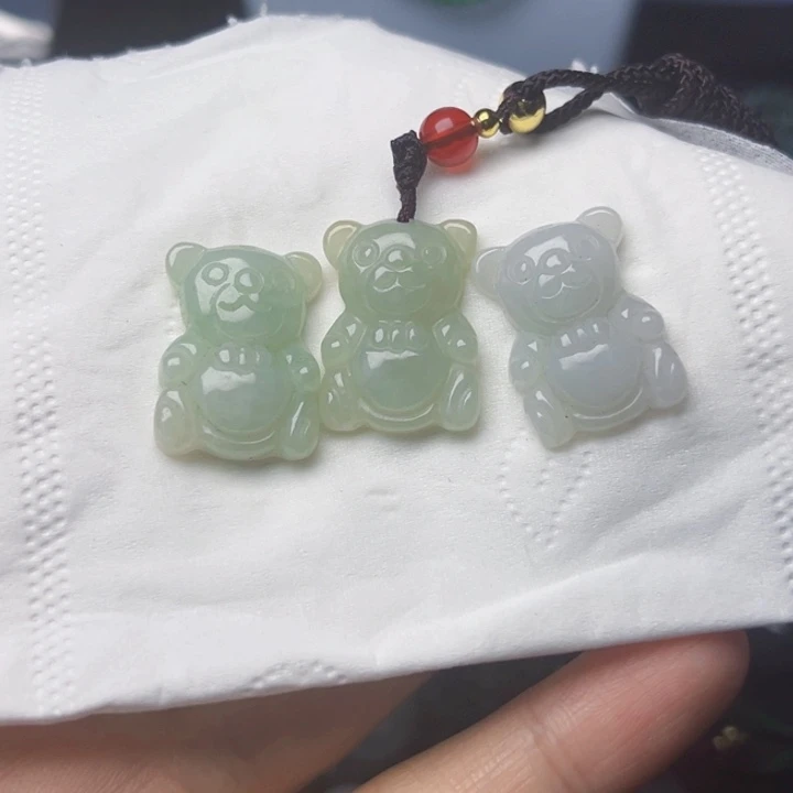 翡翠未镶嵌颈饰挂件