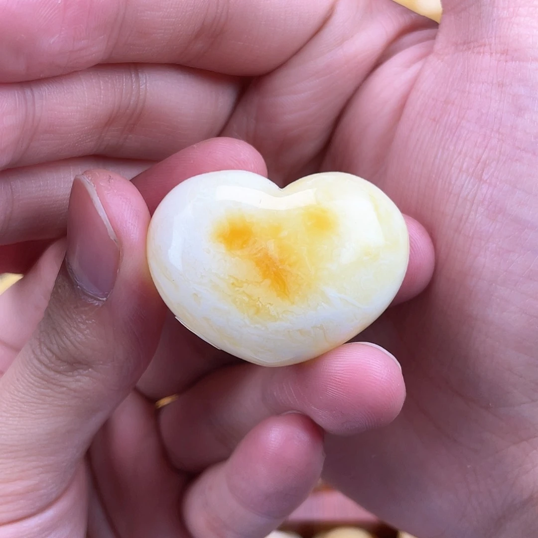 琥珀裸石未镶嵌蜜蜡