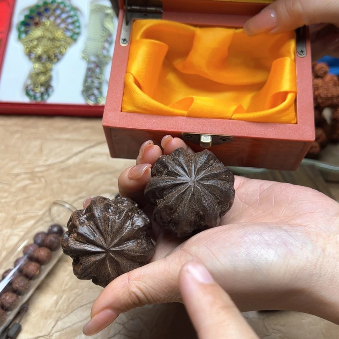 大叶紫檀（黑酸枝木类）