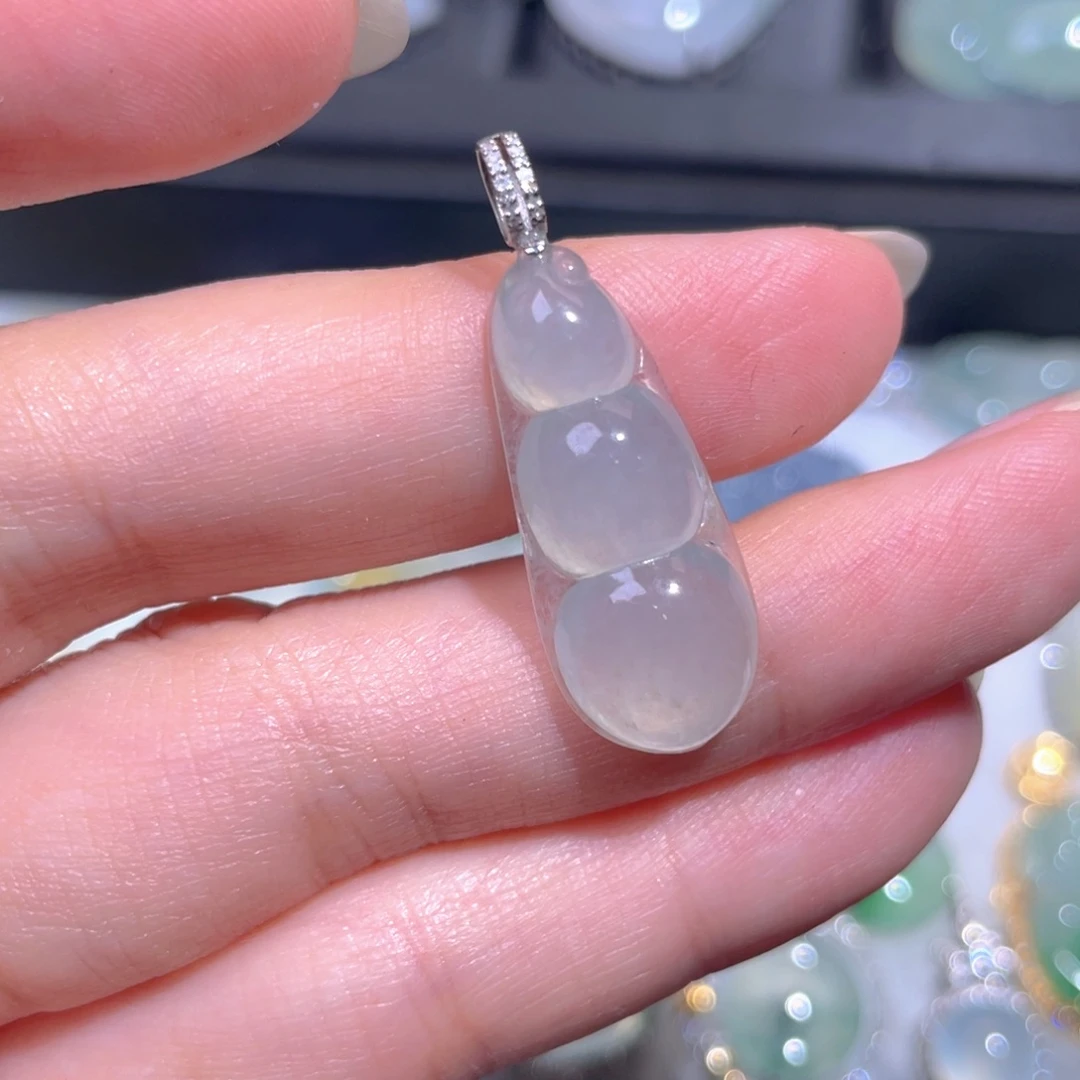 颈饰18K金镶嵌翡翠翡翠