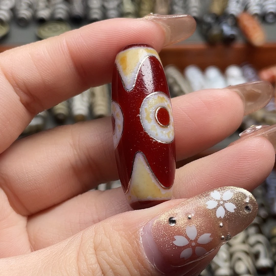 玛瑙/玉髓颈饰未镶嵌三*律