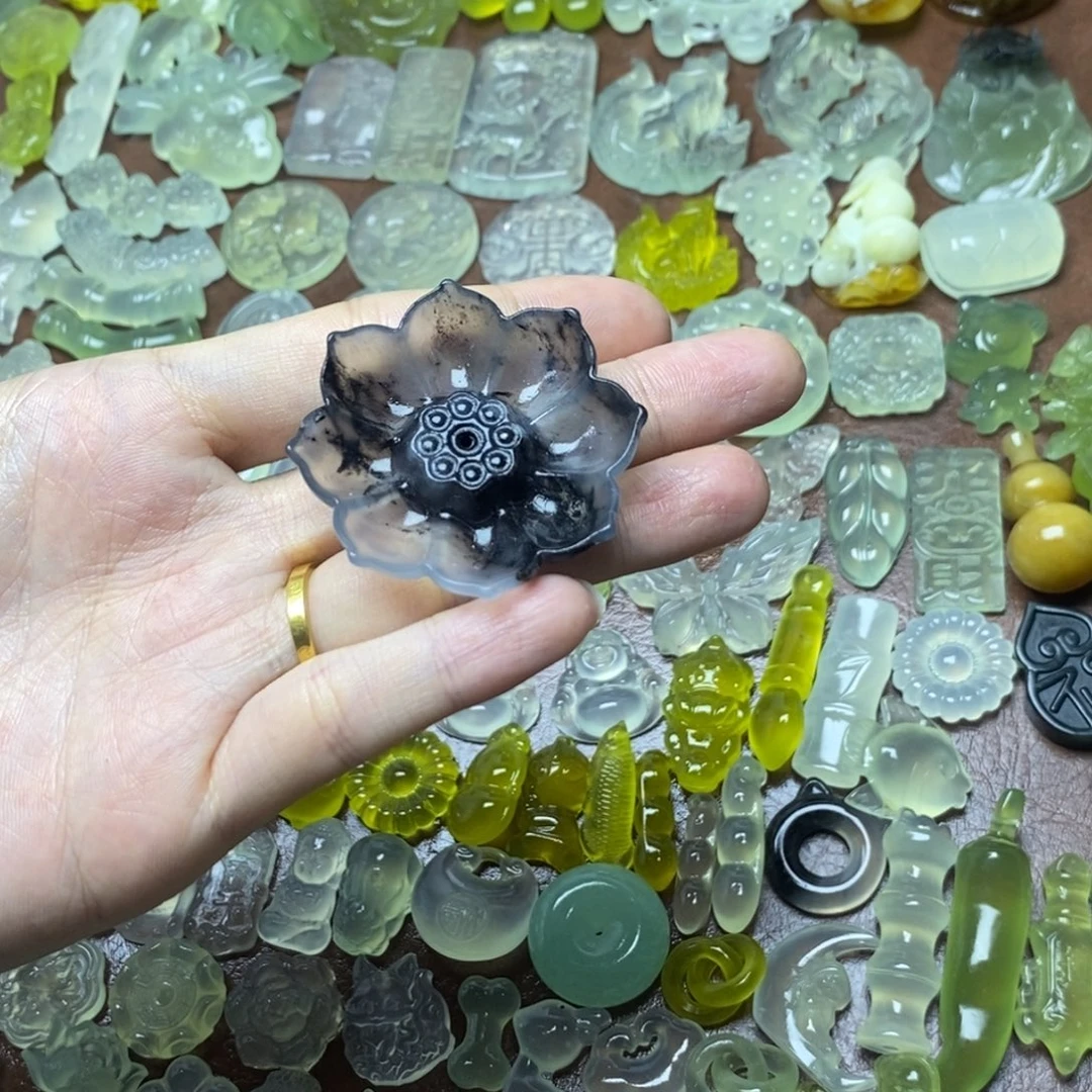 蛇纹石玉合金颈饰