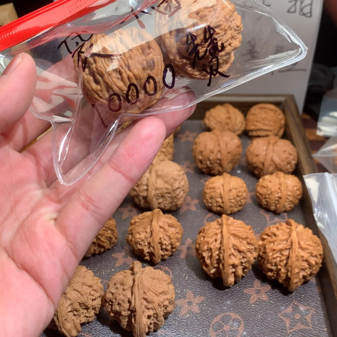 文玩核桃把件全品白狮子送