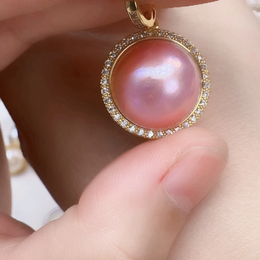 未镶嵌拼合珍珠（马贝珠）颈饰