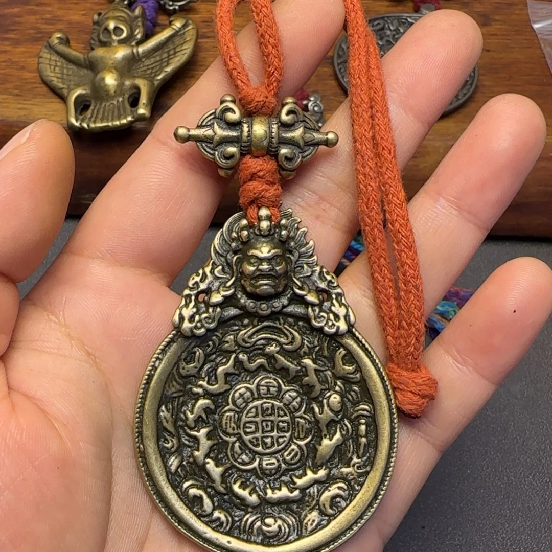 灰***调泥塑藏传牌子…………