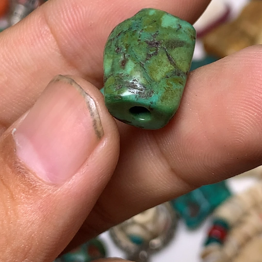 玻璃颈饰藏传小元素