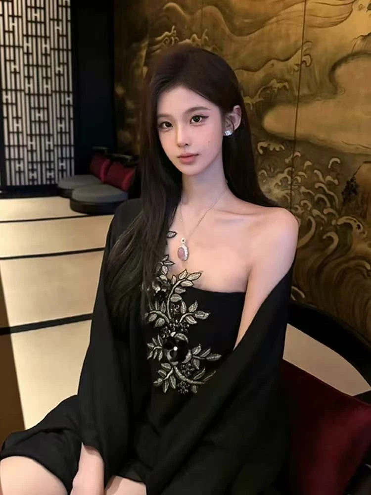 梦梦 MENGMENG｛富家千金 新款修身显瘦气质性感立体花上衣}