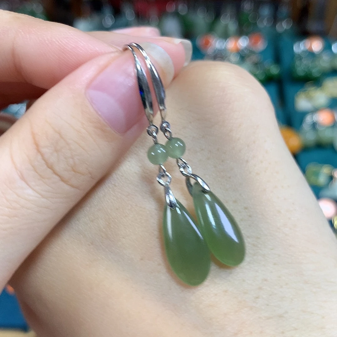 和田玉银S925镶嵌耳饰水滴卡18左右