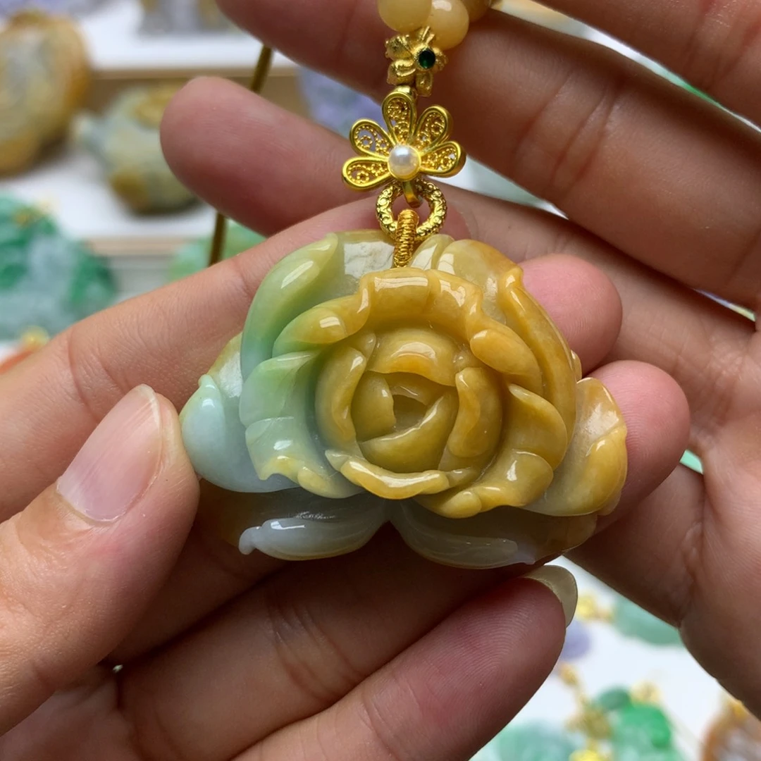 翡翠未镶嵌颈饰翡翠