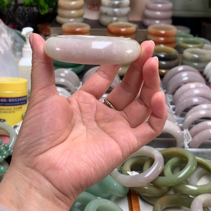 石英质玉未镶嵌手镯