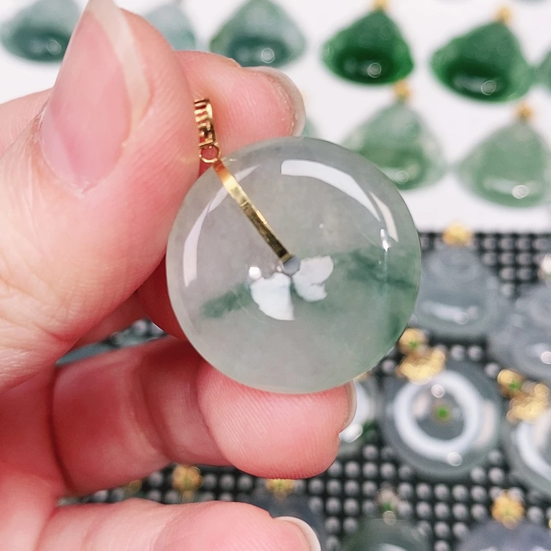 翡翠18K金镶嵌颈饰