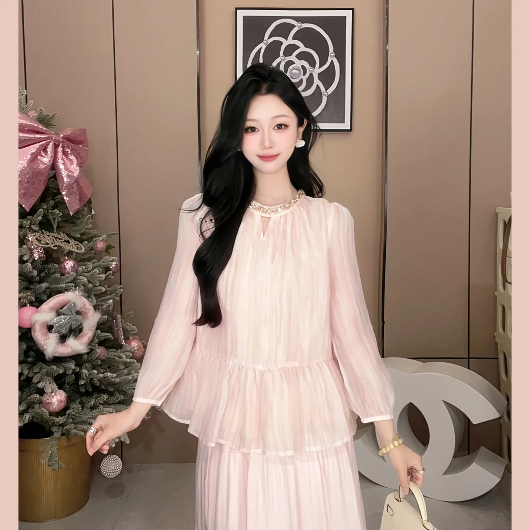 2025新款双面穿百搭粉色小衫气质温柔风领口重工烫钻荷叶边宽松