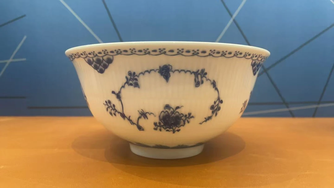 景德镇五花马6寸棕榈面碗（唐草）