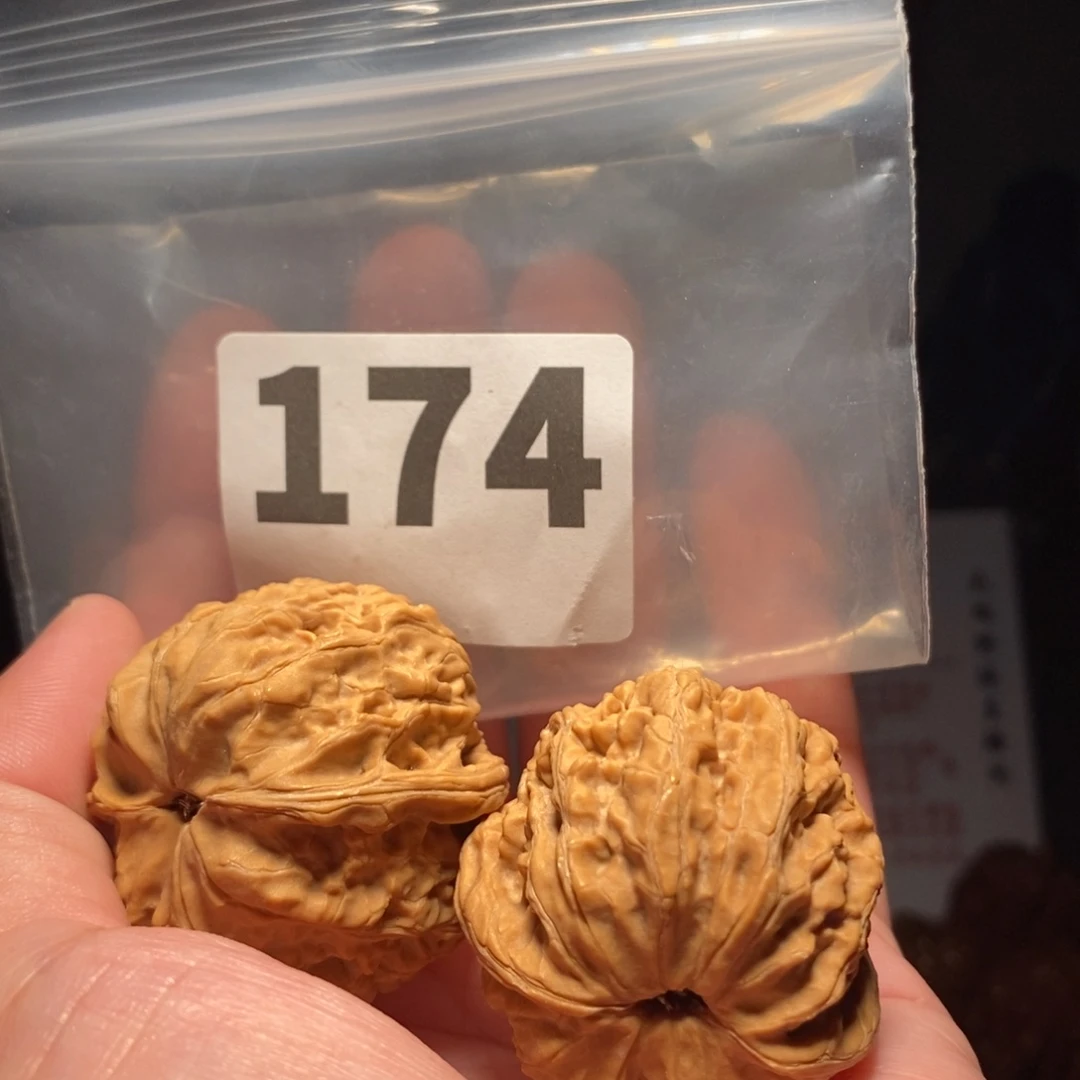 文玩核桃把件文玩核桃把件