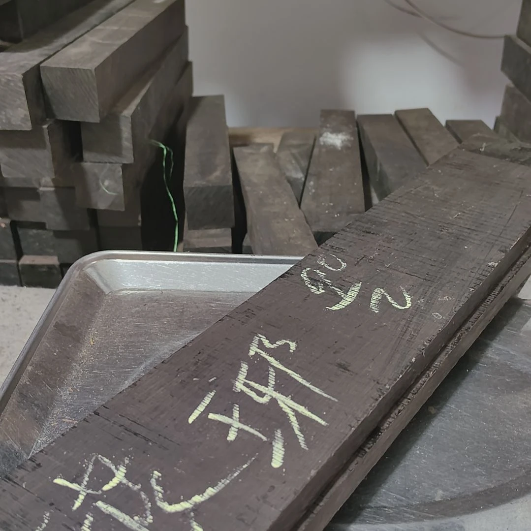 琅***风紫光檀的料开裂变形属于正常