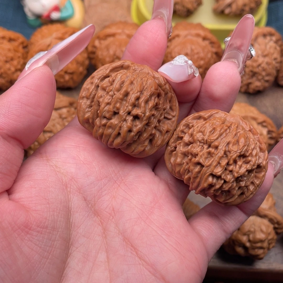 文玩核桃把件精配山地汉高楼37