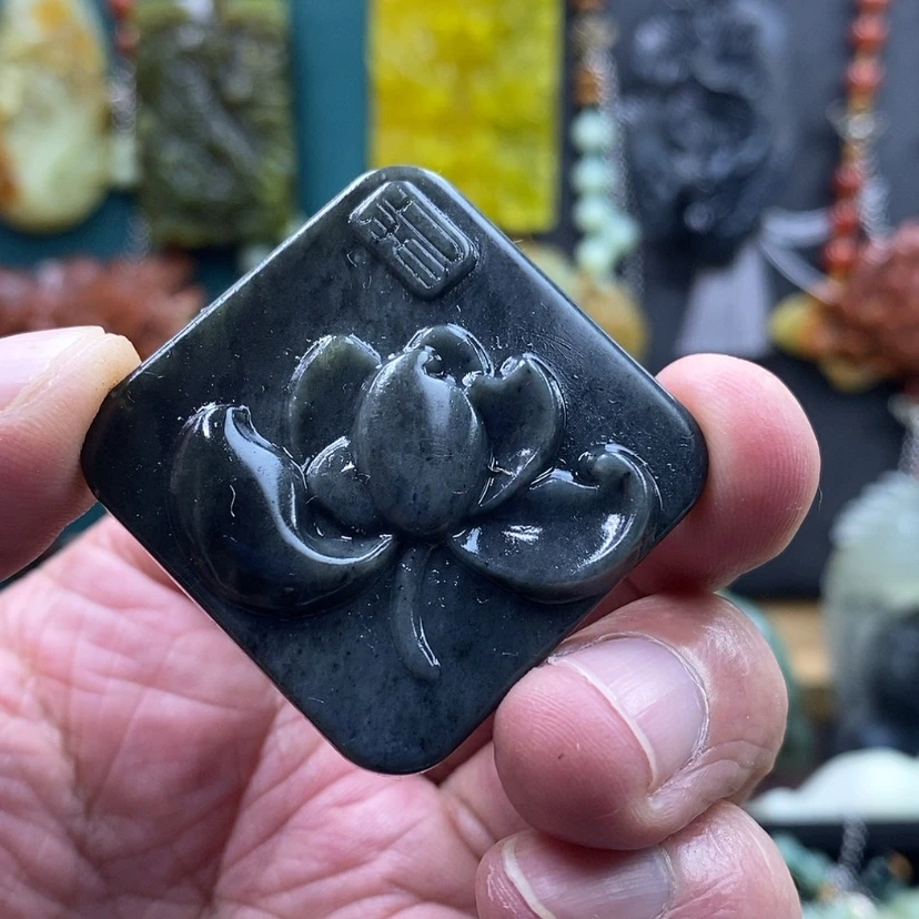 【闪购商品】未镶嵌蛇纹石玉吊坠