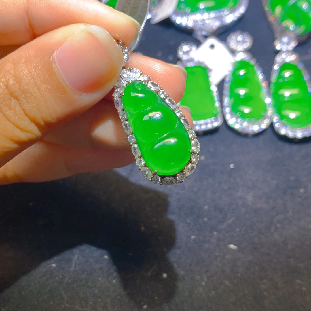 翡翠银S925镶嵌颈饰