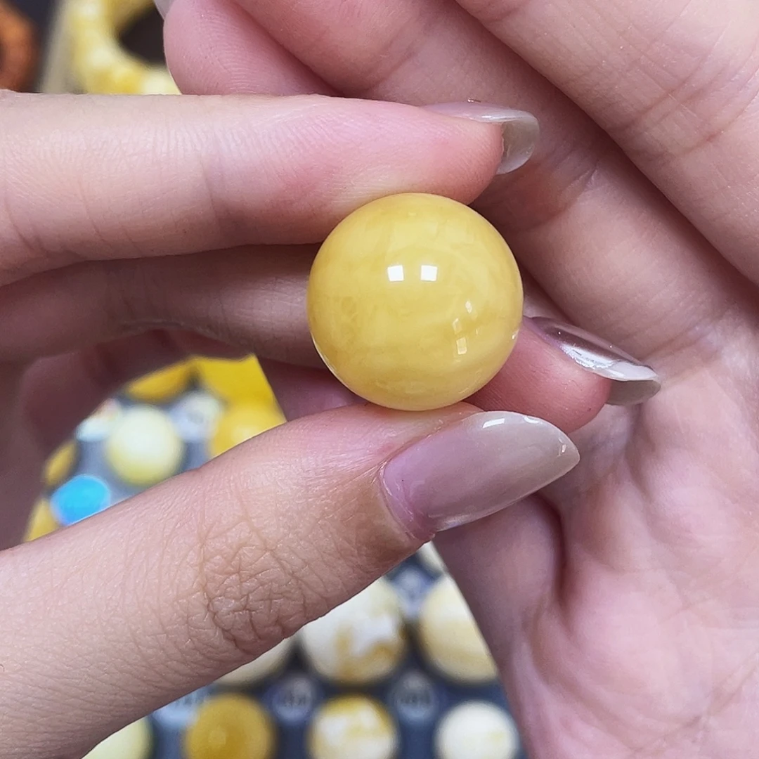 琥珀未镶嵌裸石17mm瑕