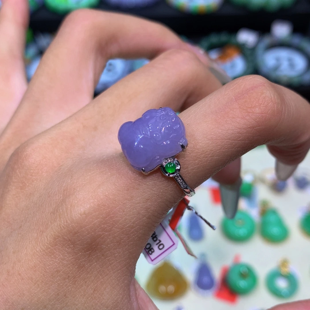 翡翠18K金镶嵌颈饰翡翠