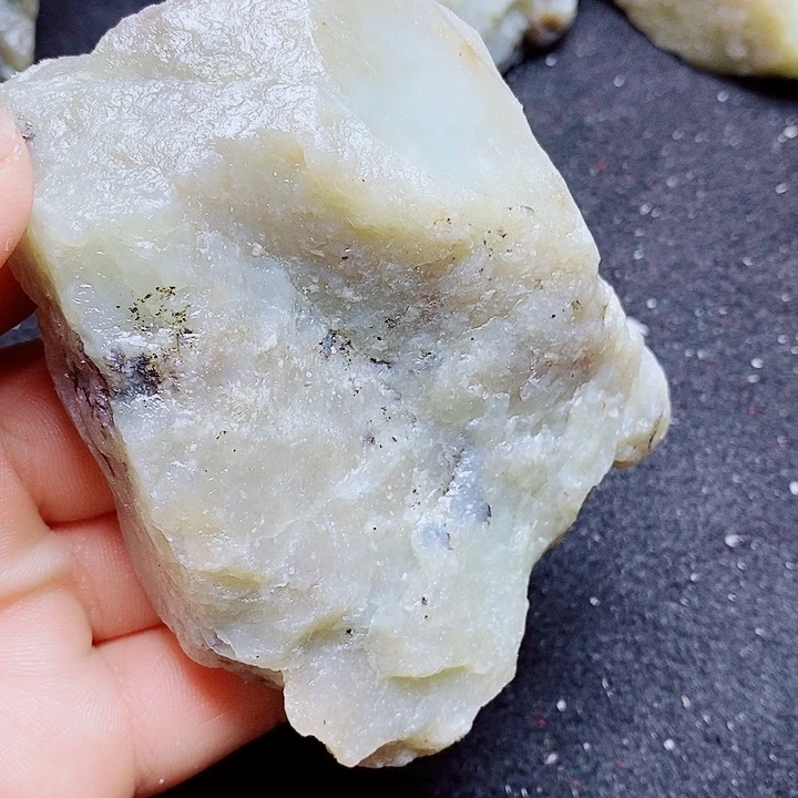 未镶嵌和田玉（糖玉）珠宝半成品