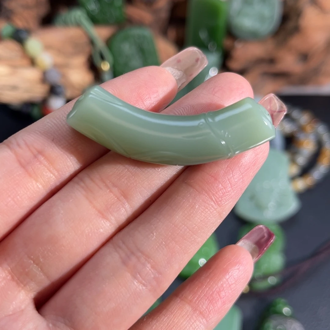 和田玉颈饰未镶嵌粉青竹节定制