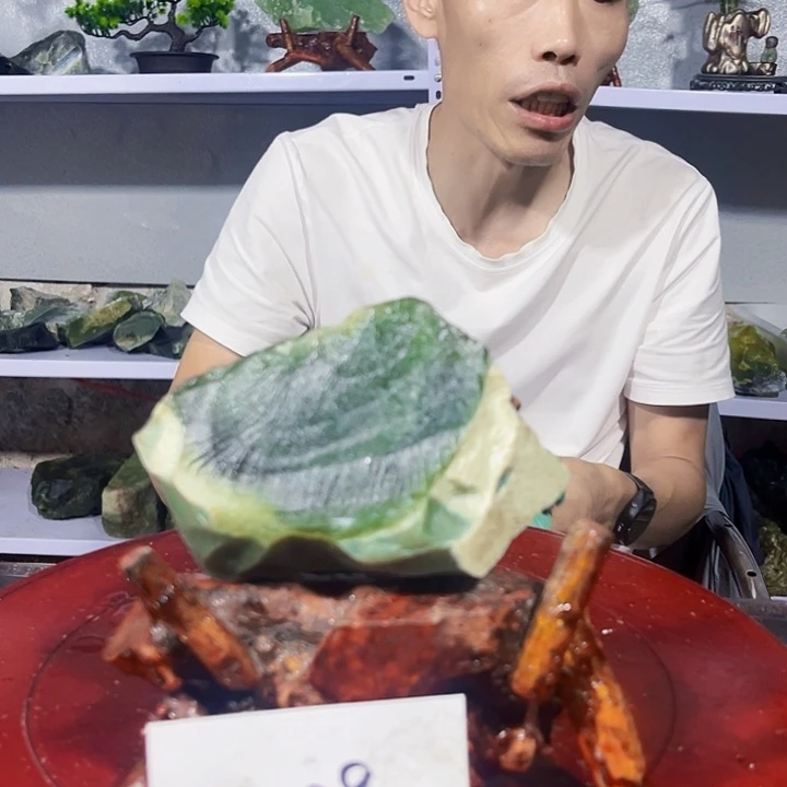 蛇纹石玉未镶嵌珠宝奇石