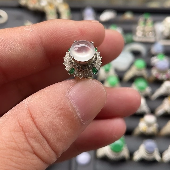 翡翠裸石白冰起光蛋面铜托