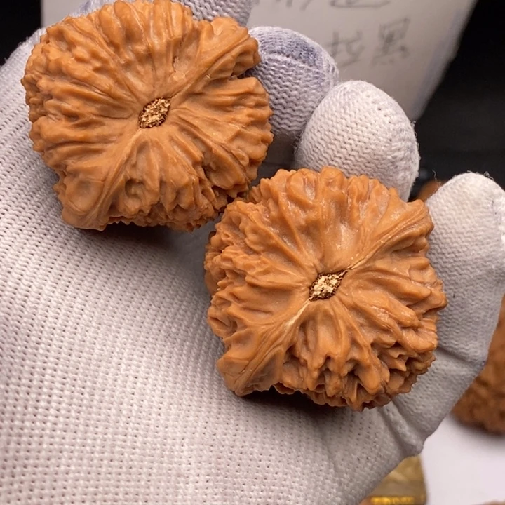 文玩核桃把件壹**零南疆石41