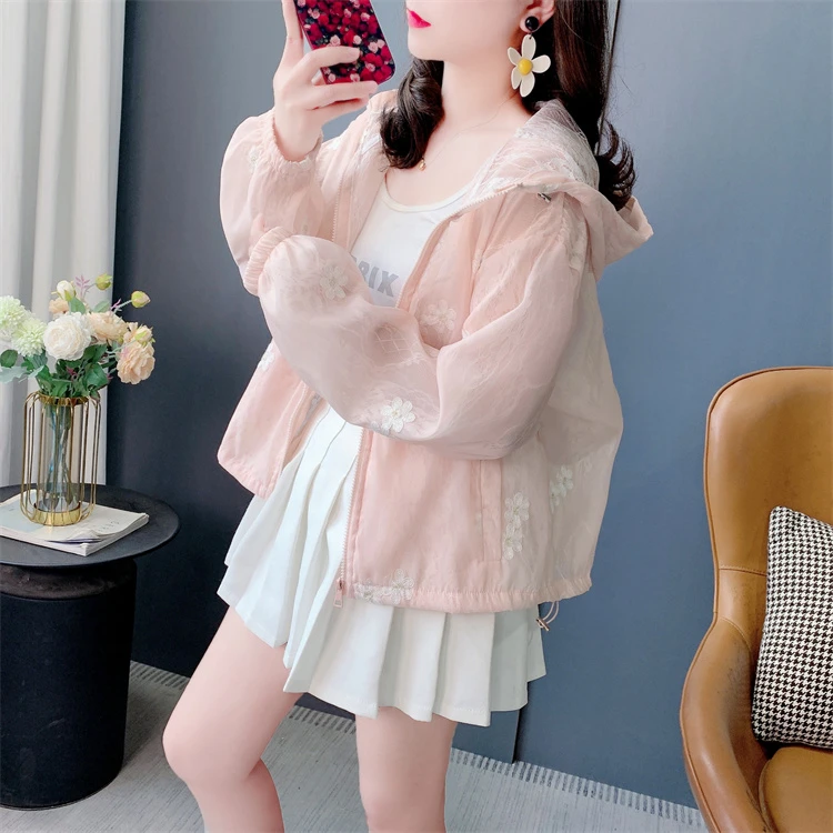 设计感时尚刺绣连帽防晒衣外套女夏季2025年新款宽松显瘦薄款上衣