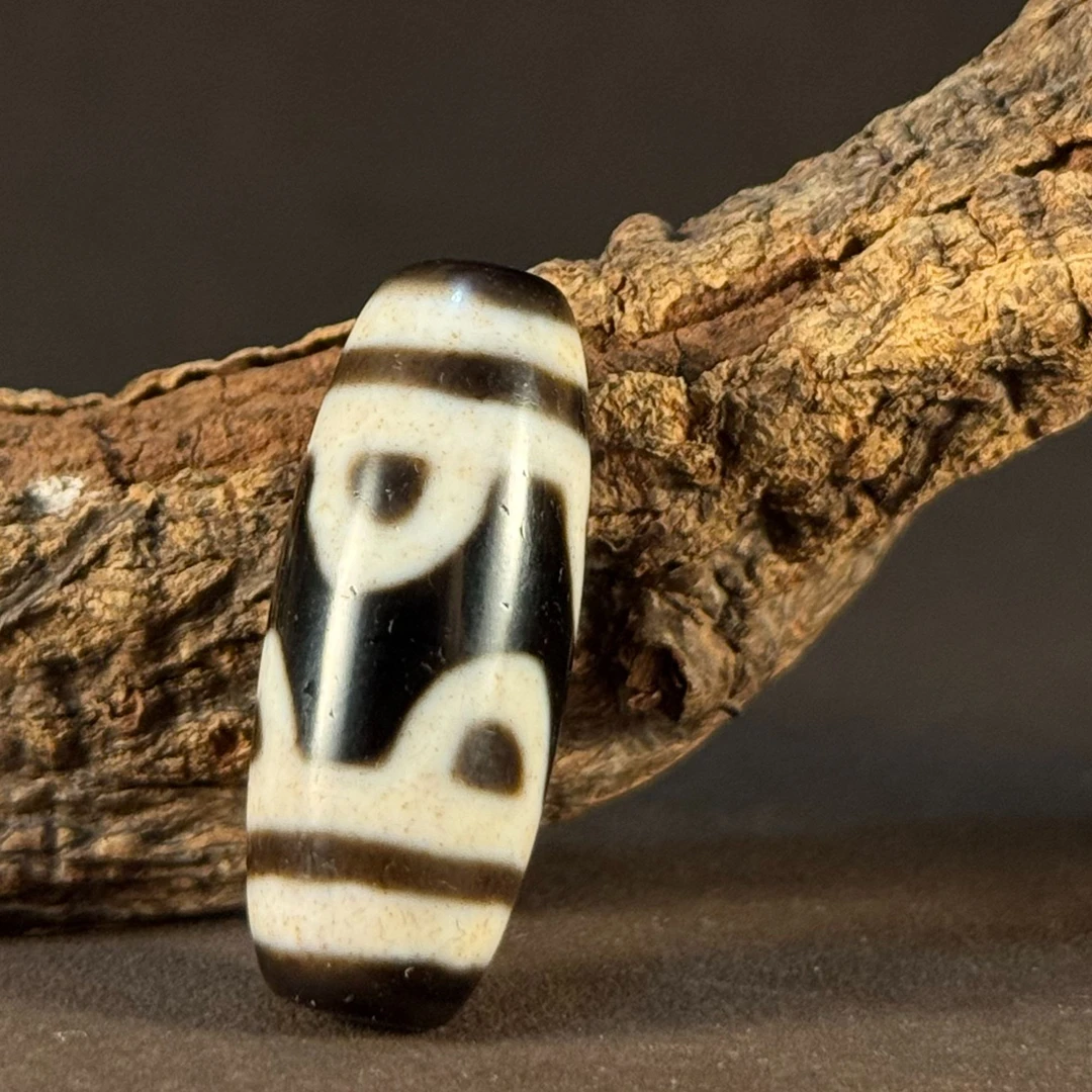 行运任晓攀藏式仿老30mm满砂六瓣莲花镶蚀玛瑙颈饰