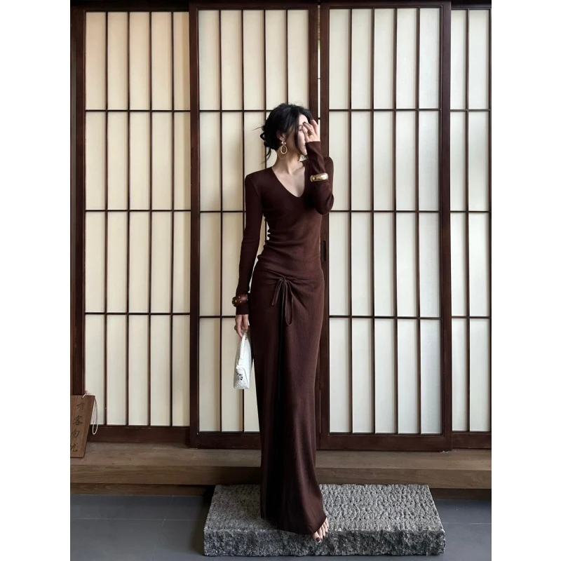 辣妹气质时尚百搭U领打底衫长袖T恤上衣女秋季新款针织半身长裙子