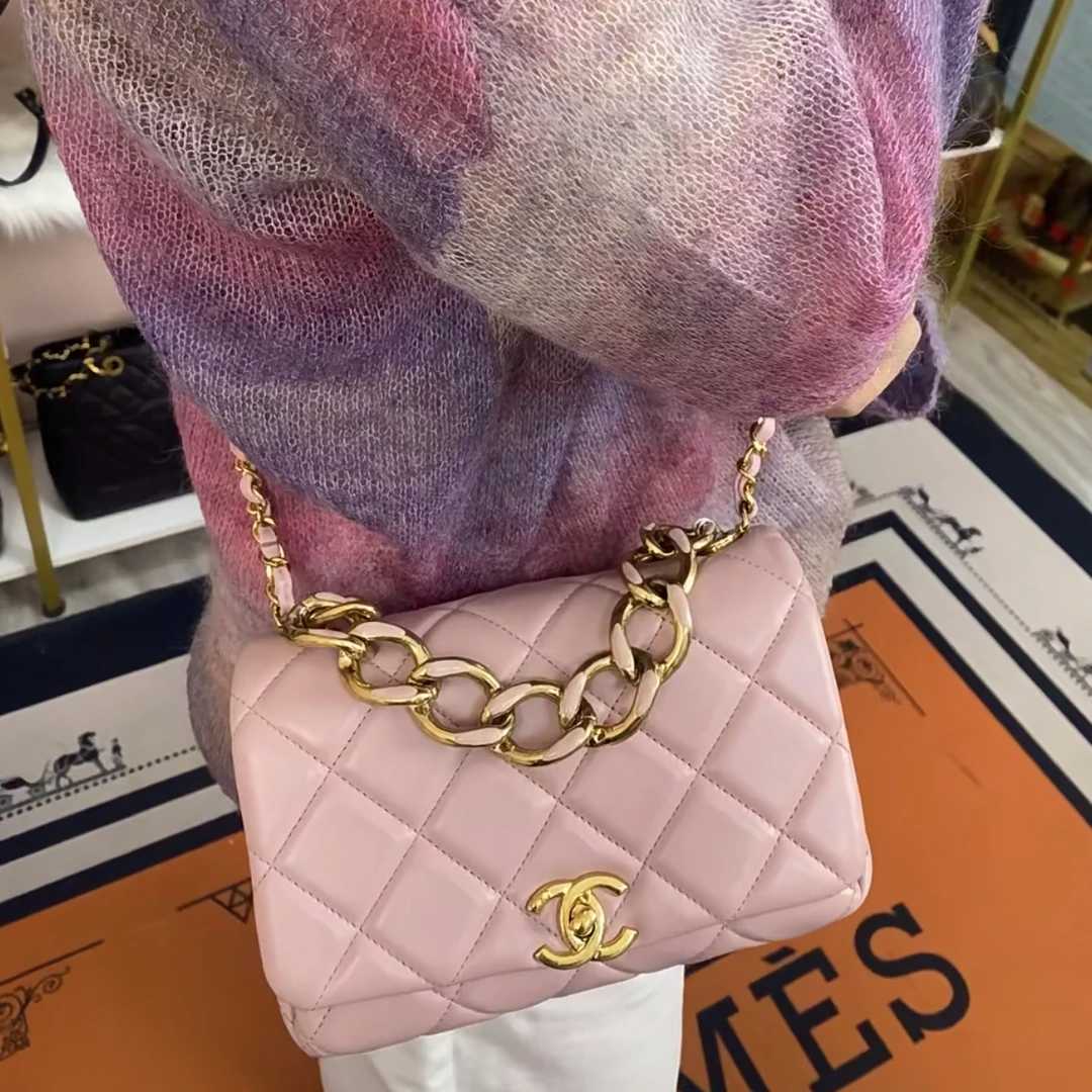 99新 Chanel/香奈儿 粗链条手柄口盖包粉色羊皮单肩包 芯片59488