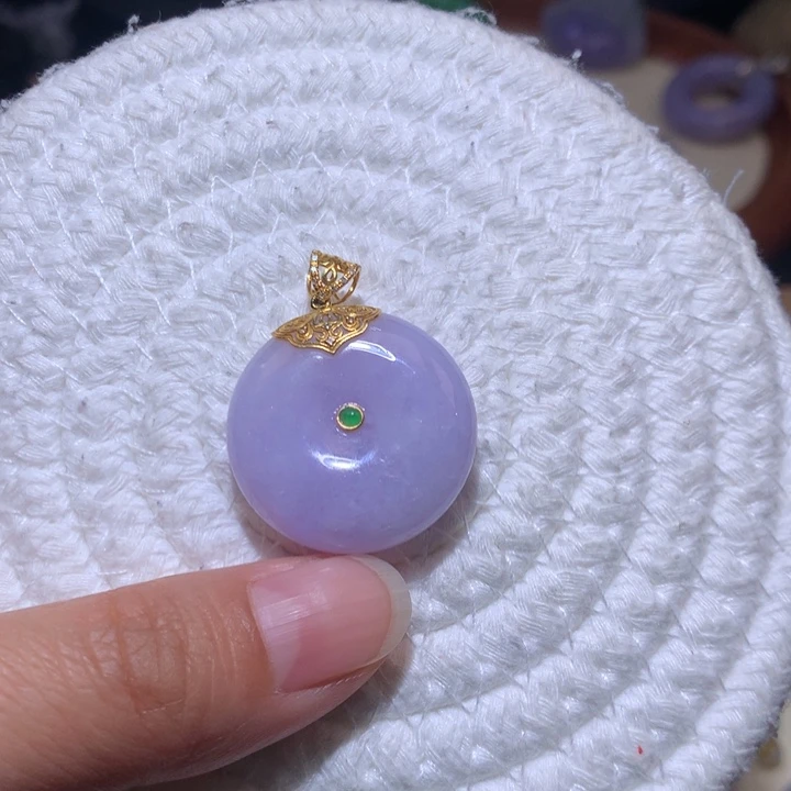 翡翠颈饰18K金镶嵌粉紫扣子