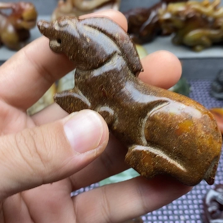 未镶嵌蛇纹石玉颈饰