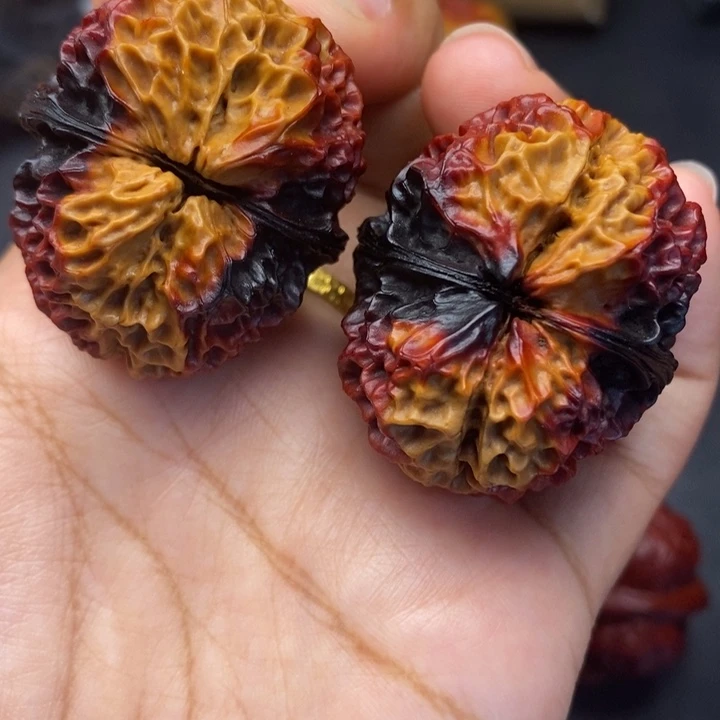 文玩核桃把件41尺铁绣球