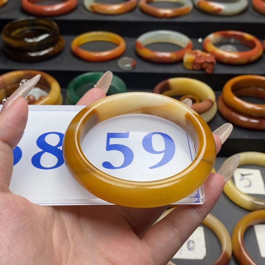 石英质玉（黄龙玉）手镯未镶嵌