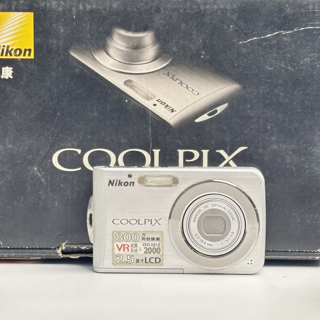 95新 Nikon/尼康 s210银色原盒800万像素3倍变焦复古ccd