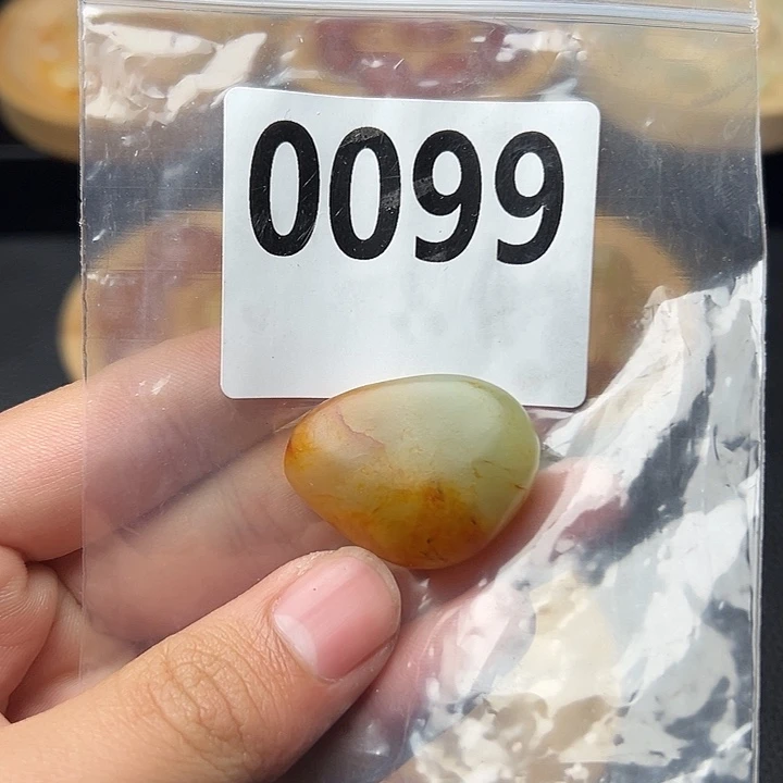 和田玉未镶嵌手串