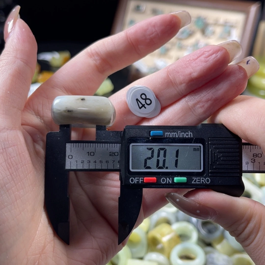 蛇纹石玉未镶嵌戒指