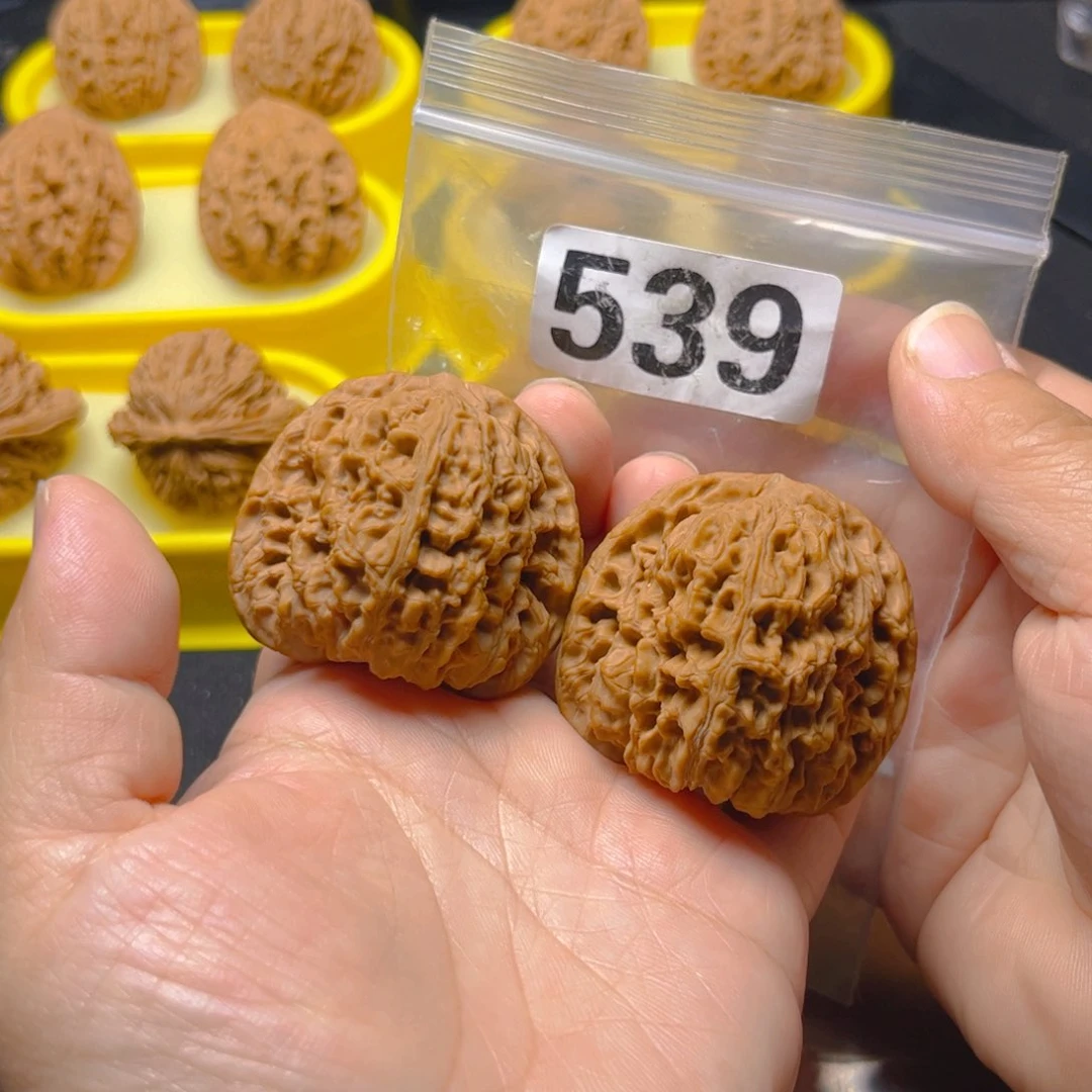 文玩核桃吊坠南疆4.3