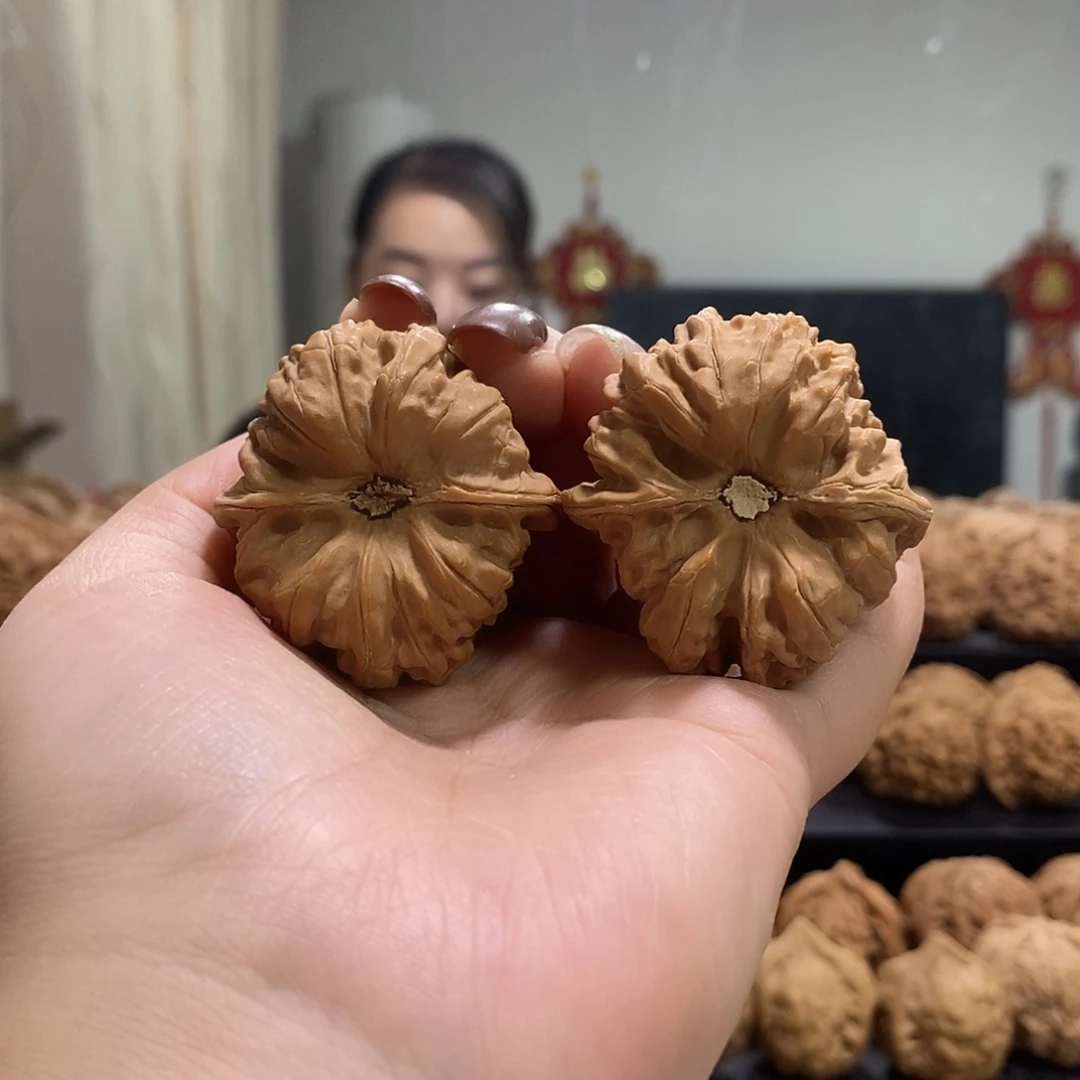 把件文玩核桃40平谷凹底有伤