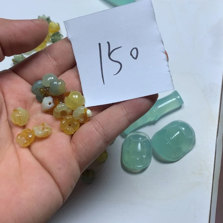 大***子蛇纹石玉合金耳钉