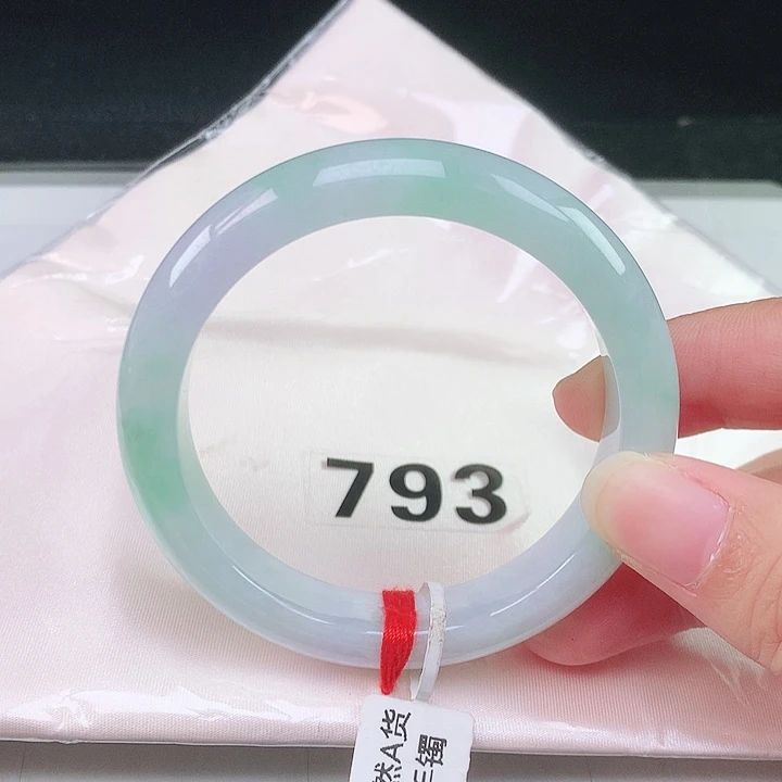 翡翠未镶嵌手镯翡翠