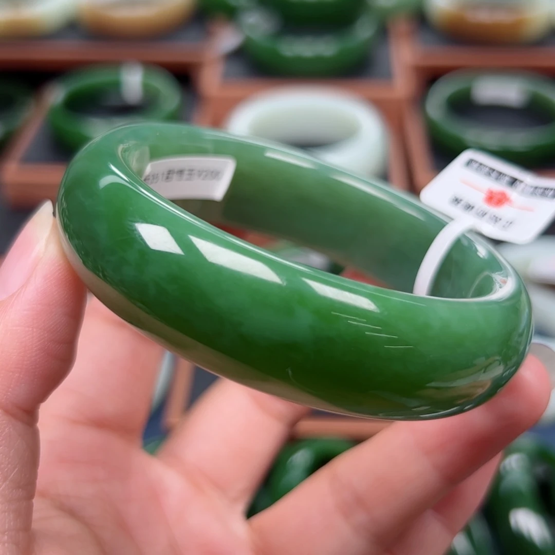 未镶嵌手镯和田玉（碧玉）