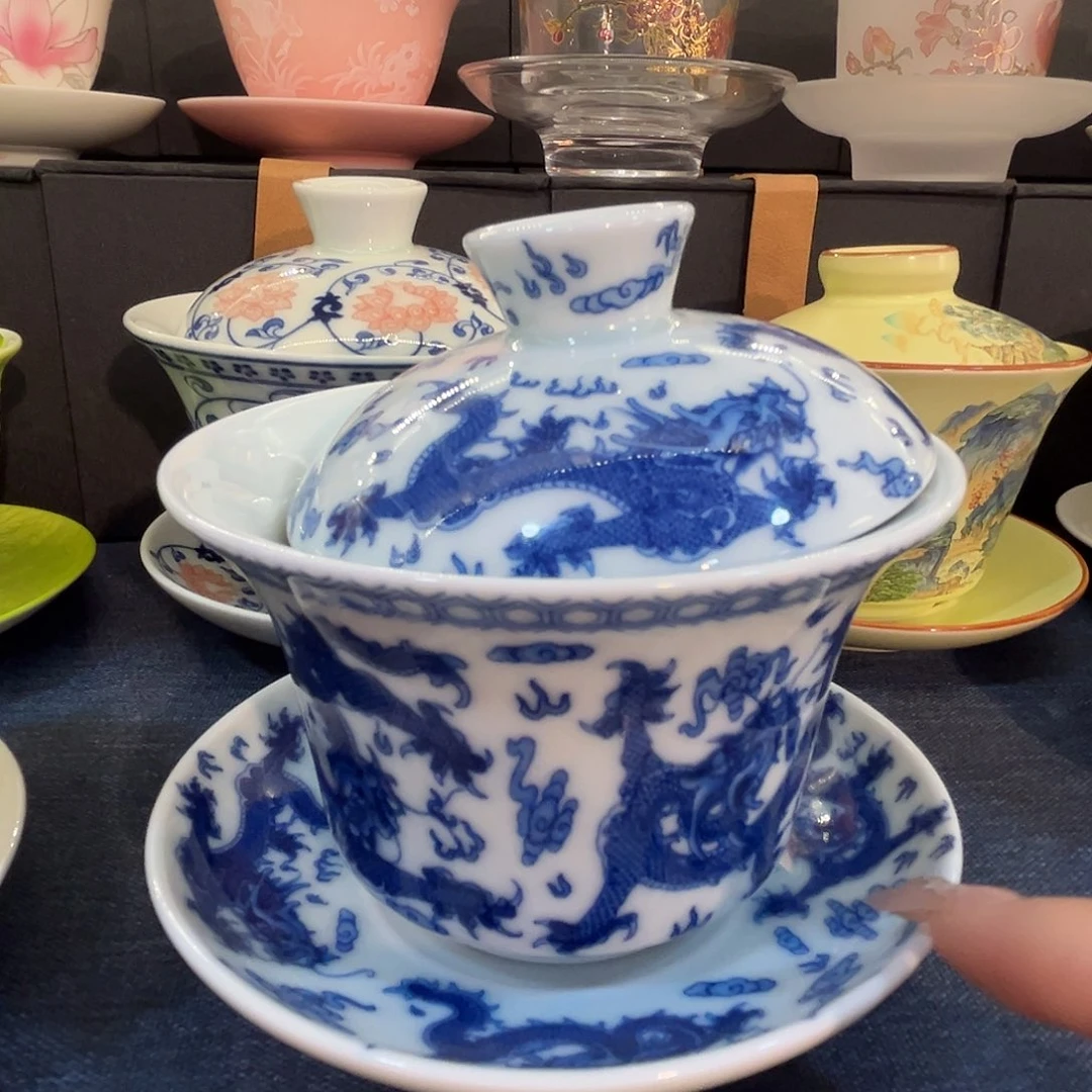 这些盖碗很漂亮！！！！