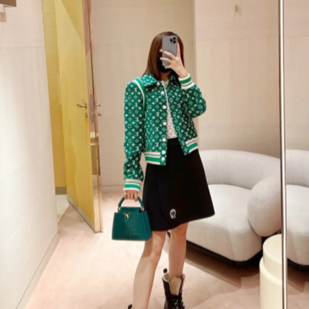 99新 LouisVuitton/路易威登 丝绒老花满印logo外套/38码/33662