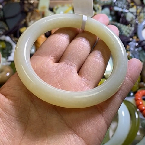 和田玉手镯未镶嵌59-60口径