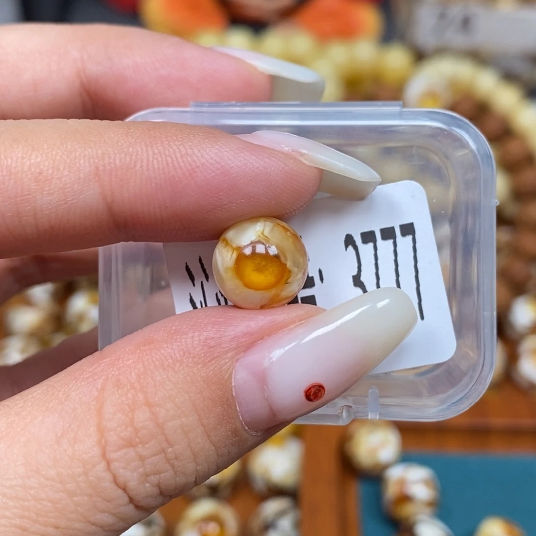 蜜蜡未镶嵌珠宝奇石3777