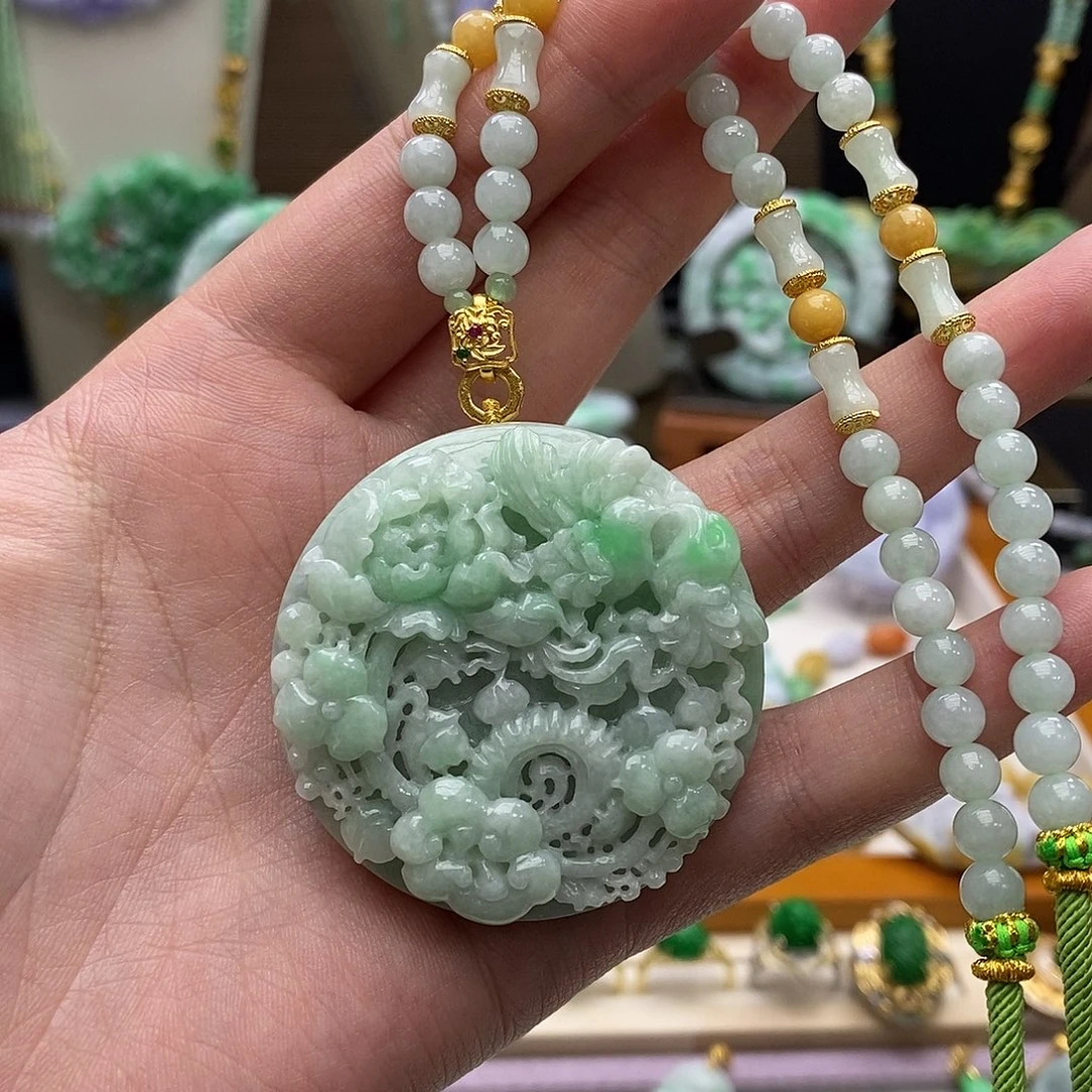 翡翠未镶嵌颈饰吊坠